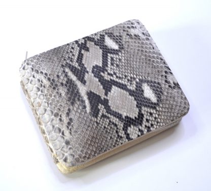 Starší pouzdro na cigarety z pravé hadí kůže
