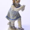 Stará porcelánová soška - Děvčátko s věnečkem na hlavě