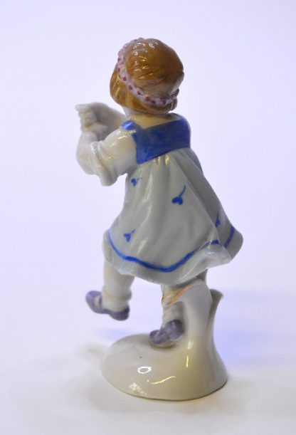 Stará porcelánová soška - Děvčátko s věnečkem na hlavě - Image 3