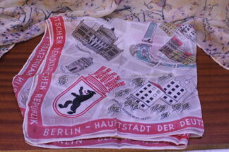Upomínkový vintage šátek Berlín