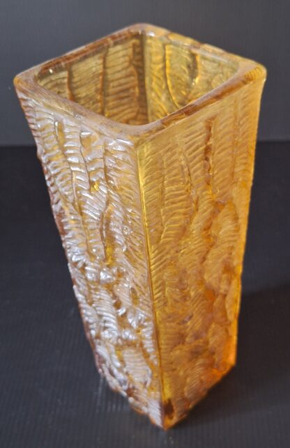 Urban Vladislav - Autorská váza z lisovaného skla - Rosice (20x8 cm) - Image 3