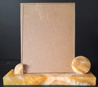Mramorový stojánek na fotografii (20x23x6,5)