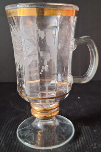 Hrnek na horké nápoje - Zlacený, broušený (V 14,5 cm x Ø 7,5 cm - bez ouška)