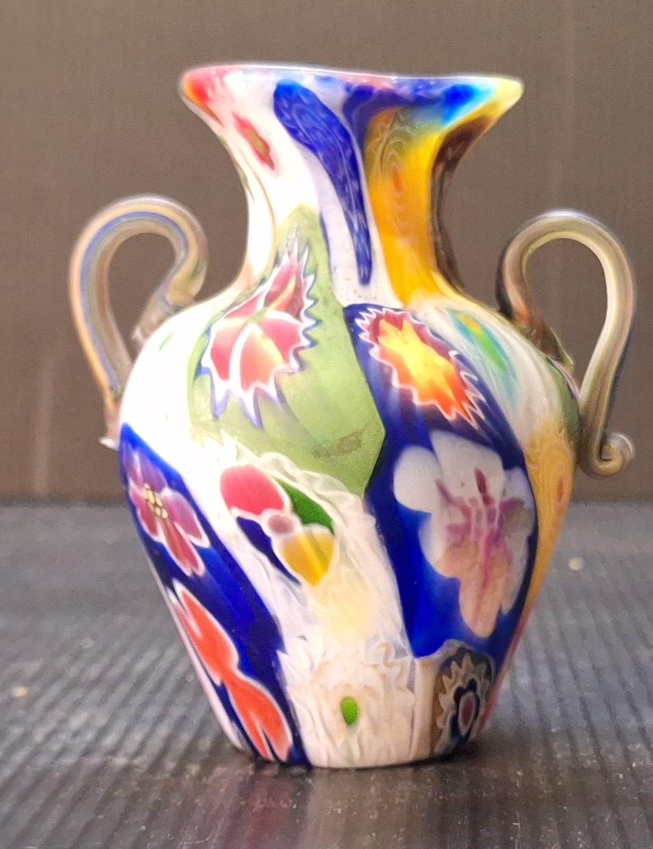 Malá skleněná vázička Murano Millefiori (Výška 8,5, cm Ø 7 cm) (Poškozené ouško)