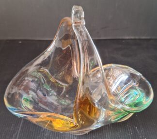 Skleněný košík z hutního skla - František Zemek ŽBS (Výška 19,5 cm x šířka 13,5cm x délka 19,5cm)