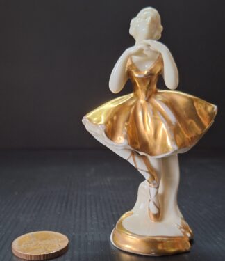 Figurka Baletka - (V 11 cm, x d 7 cm)