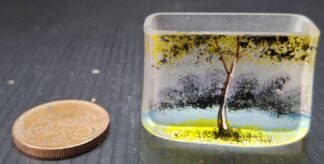 Miniaturní skleněná vázička s motivem břízy - (v 3 cm, x 4 x 2,5 cm)