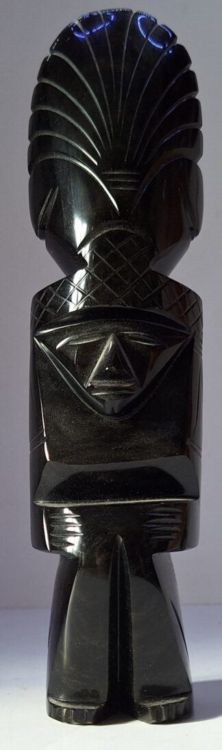 Soška / figurka z obsidiánového skla (24 cm x 7 cm)