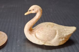 Stará drobná labuť z celuloidu - (V 3 cm, x  d 5 cm)
