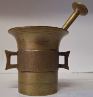 Starý mosazný hmoždíř (výška 11,5 cm, Ø 12 cm, Palička 19,5 cm) (Ohnutá palička)