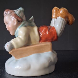 Figurka chlapec na sáňkách - Royal Dux - Konigová - (12x12x9cm)