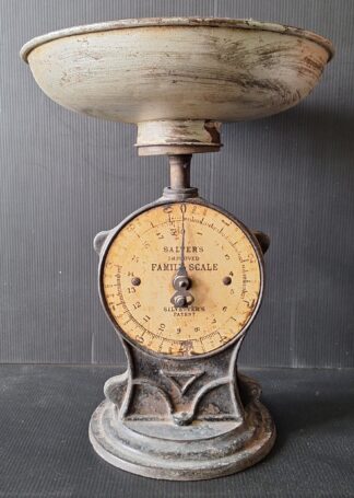 Stará jedno misková váha do kuchyně Salter´s Improved Family Scale (32x25cm)